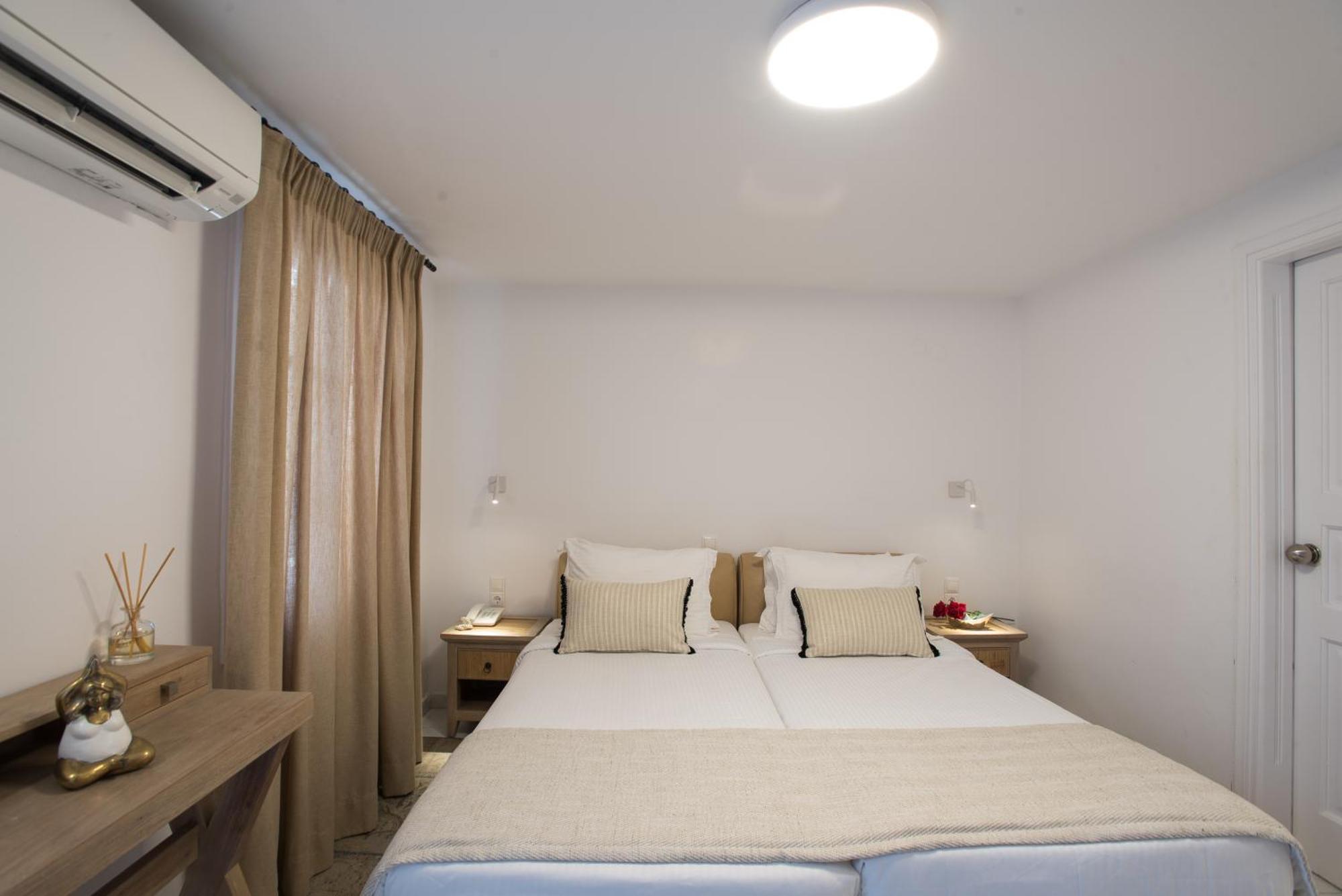 Island Mykonos Suites Mykonos Town Room photo
